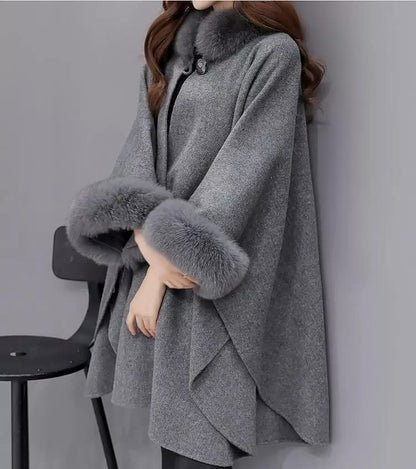 Stylischer Frauenpelz Mantel Elegant Lang