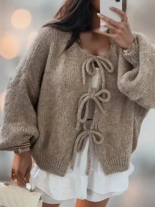 Übergröße Strickjacke mit Ballonärmeln und Bindebändern - IdealeKleiden