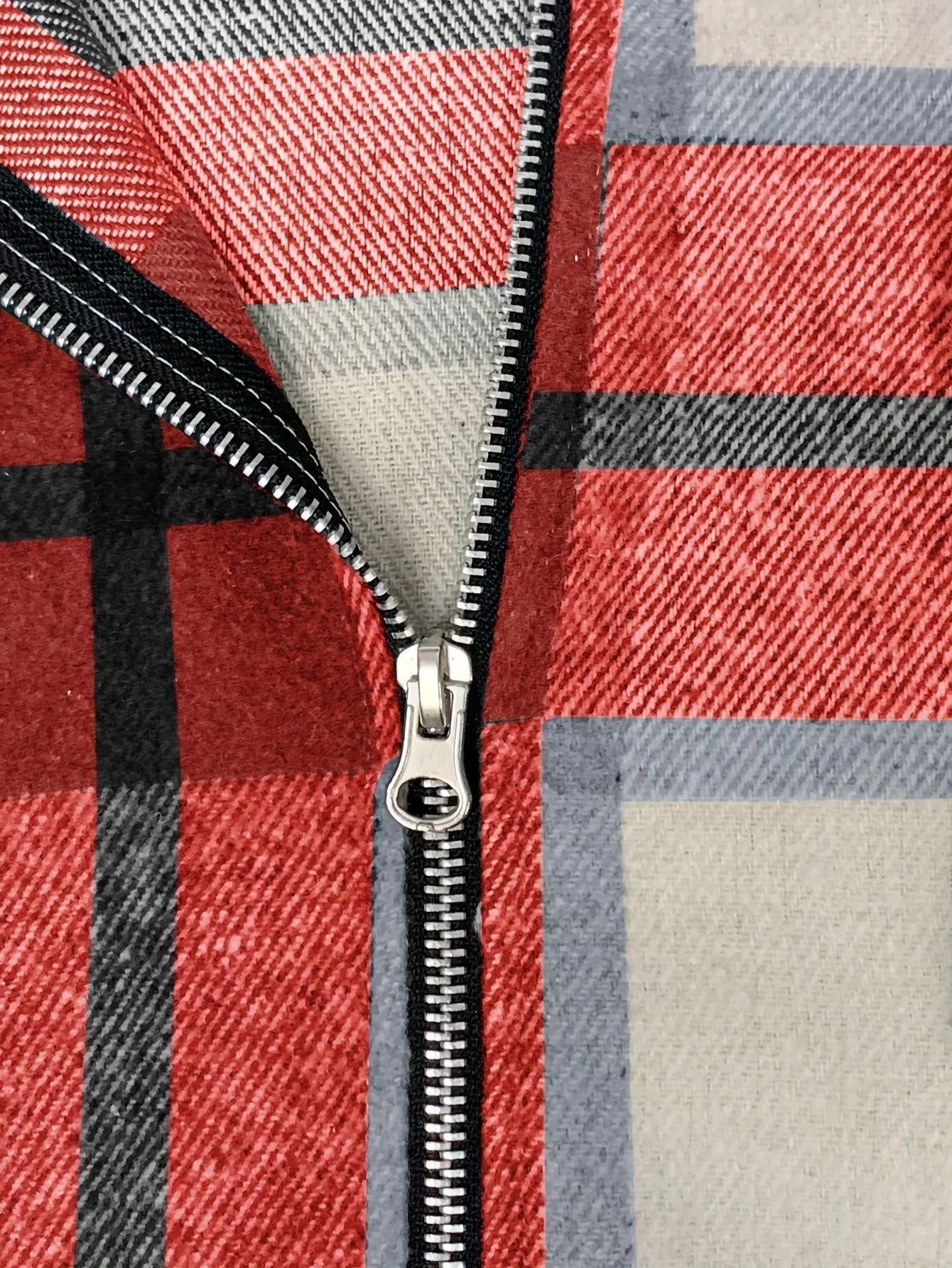 Modische Herrenjacke Karo Kapuzenjacke - IdealeKleiden