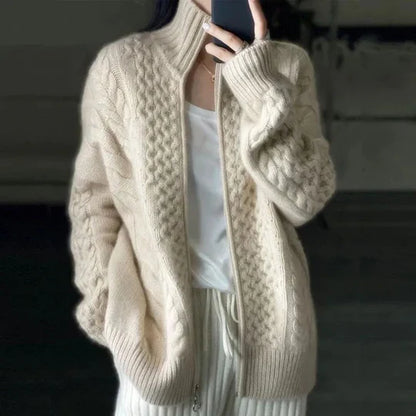 Evelyn – Weicher Wollcardigan Strickoptik