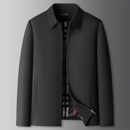 Leichte Herrenjacke Mit Seitentaschen Moderner Stil