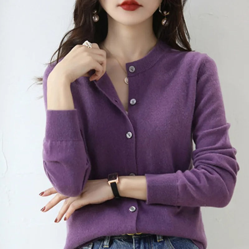 Weiches Frauenkleid | Gestrickter Pulli mit V-Ausschnitt