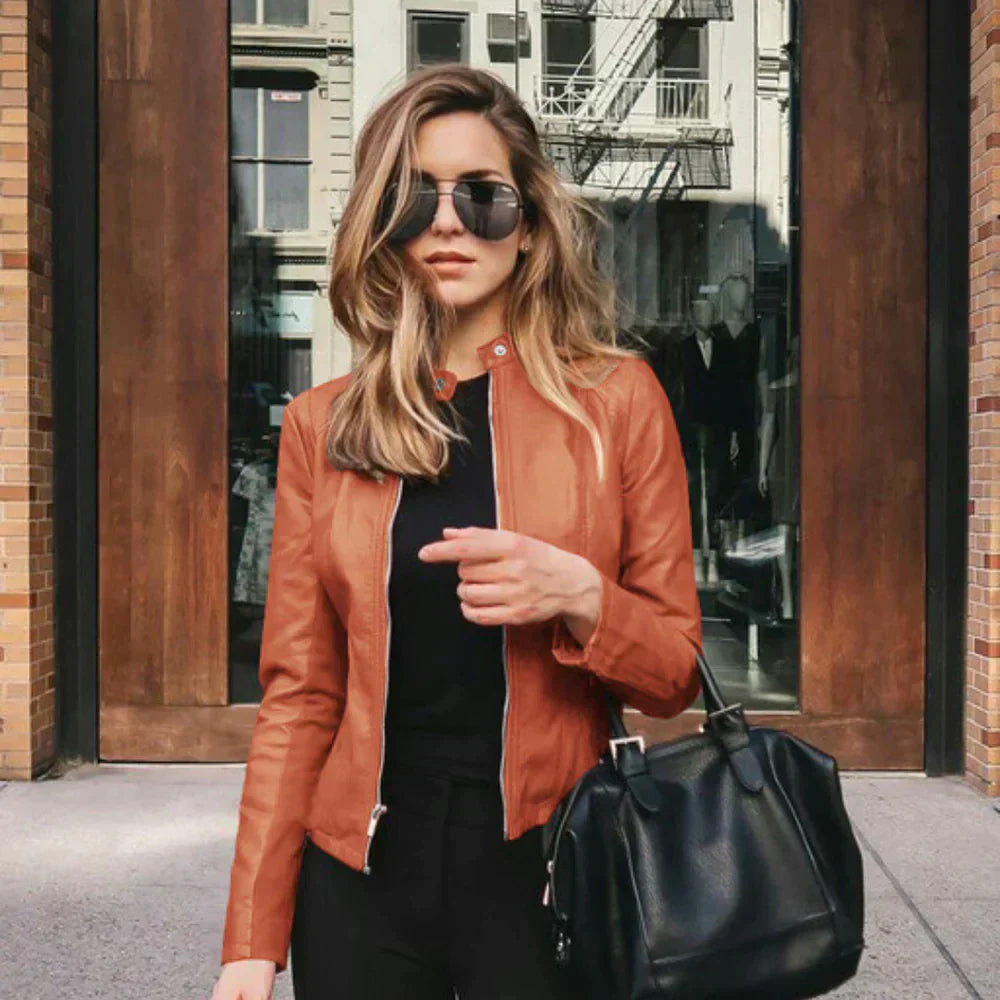 Farbige Lederjacke Modern Bikerstil